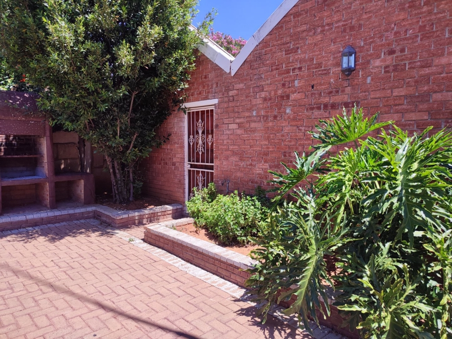 4 Bedroom Property for Sale in Fleurdal Free State